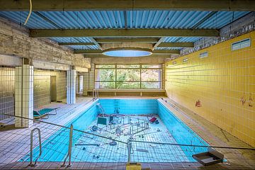 piscine vide sur Michael Schulz-Dostal