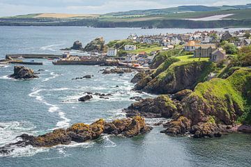 St. Abbs an der Küste in Schottland von Arja Schrijver Fotografie