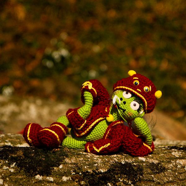 Amigurumi frog with snow bell by Laura von S