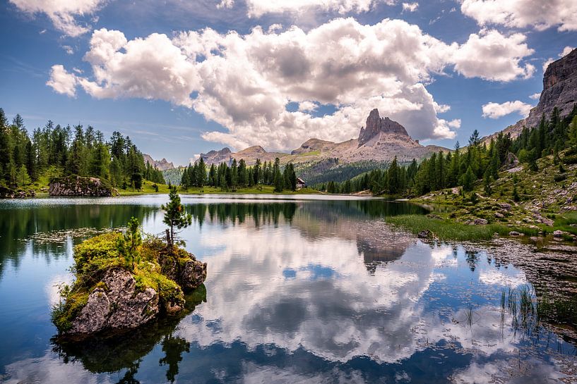 Spiegel van de Dolomieten: Lago Federa van Alexander Mol