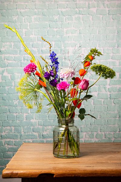 Modernes Feldblumenstillleben von Beeldpracht by Maaike