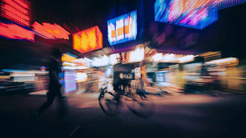 Neon Motion Hongkong Straßen von Bart Wilmer