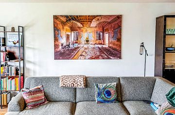 Kundenfoto: Alte blaue Vespa von Roman Robroek – Fotos verlassener Gebäude