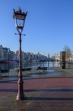 Amstel Amsterdam  bij het Joods Verzetsmonument van Peter Bartelings