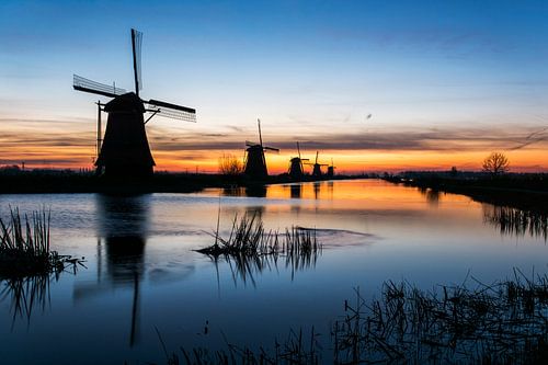 Kinderdijk voor zonsopgang