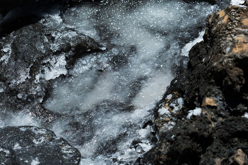 Crystals of salt by Jan Tuns
