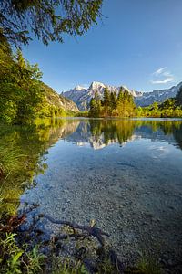 Klarer Gebirgssee