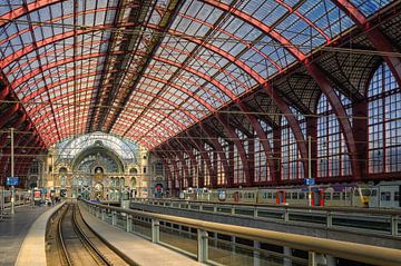 Centraal Station Antwerpen van Leon Okkenburg