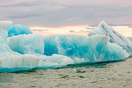 IJsschotsen in ijsmeerJökulsárlón in IJsland van Hein Fleuren thumbnail