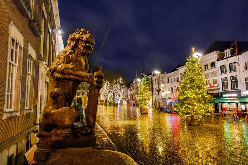 Breda Zentrum am Abend während Weihnachten 2020 (COVID Jahr) von Chi