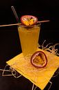 Wodka Bitter Lemon mit frischer Passionsfrucht. von Babetts Bildergalerie Miniaturansicht