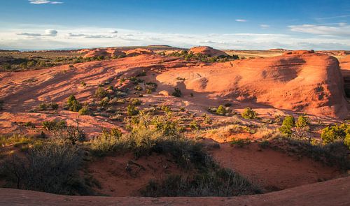Laat zonlicht op de rotsen van Arches Nationaal Park, Utah