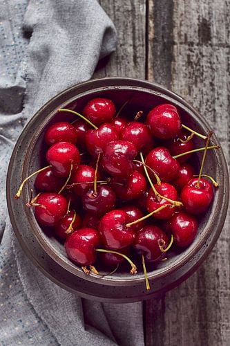 SF12240375 Cerises fraîches en conteneur