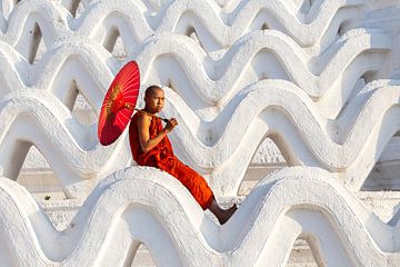 Monk at the Hsinbyume pagoda by Antwan Janssen