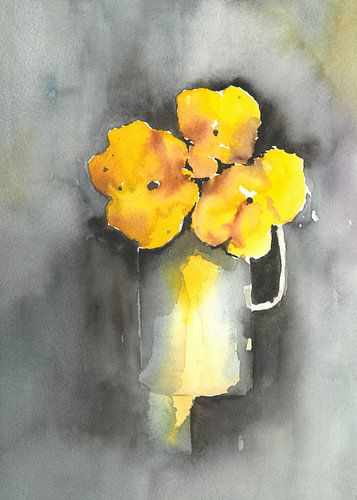 Fleurs jaunes dans un vase.