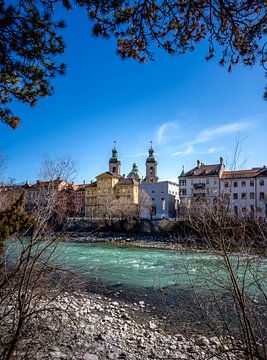 De kathedraal van Innsbruck aan de Inn van ManfredFotos