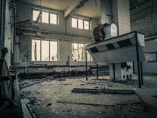 Verlaten Piloten School, België - Urbex / Verval / Oud / Graffiti / Keuken / Afzuigkap