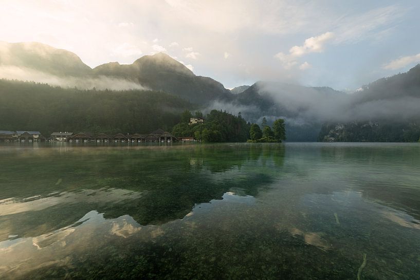 Matinée mystique au lac Königssee près de Schönau. par Jiri Viehmann
