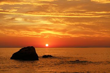 Zonsondergang bij de Ionische Zee van Ines Porada