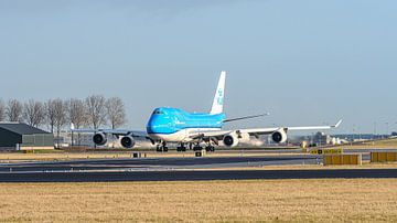 Taxiënde KLM Boeing 747-400M combi. van Jaap van den Berg