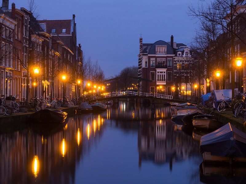 De Oude Rijn in Leiden by Chris van Keulen
