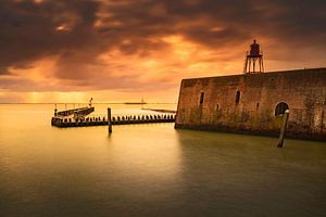 Nuages néerlandais au-dessus du port de Flessingue sur la côte de Zélande