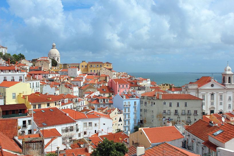Lisbon by Hello Pompoyo