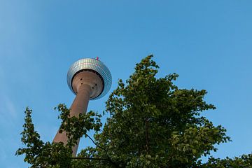 Rheinturm, Düsseldorf by Martijn
