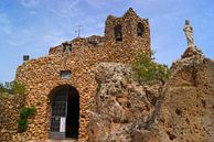 Die Ruinen der Ermita de la Virgen de la Peña Schloss in Mijas, Spanien von Atelier Liesjes Miniaturansicht