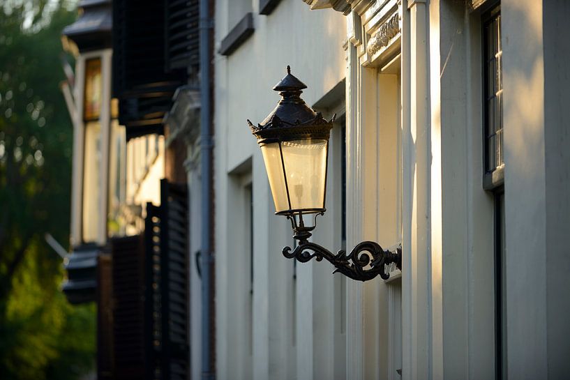Lantern on a facade of a house on Nieuwegracht in Utrecht by In Utrecht