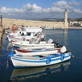 Fishing boats in Rethymnon (Greece) van Robert Fischer