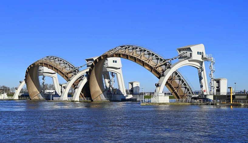 Wasserkraftwerk. von Jose Lok