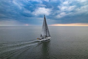 Zeilboot op zee van MSP Canvas