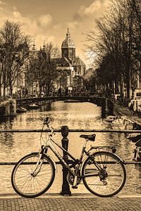 Innenstadt von Amsterdam in der Winter-Sepia