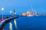 De haven van Mandraki op het eiland Rhodos van Werner Dieterich thumbnail
