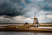 Texel, molen het Noorden onder dreigend wolkendek