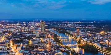 Frankfurt am Main at night by Werner Dieterich
