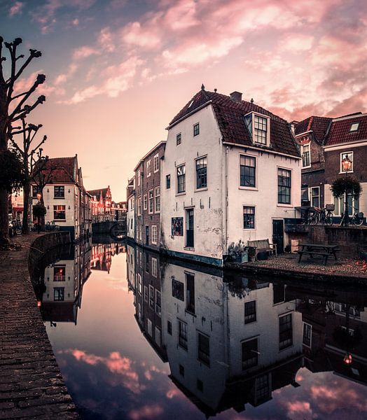 Ein Kanal in Oudewater von Niels Tichelaar