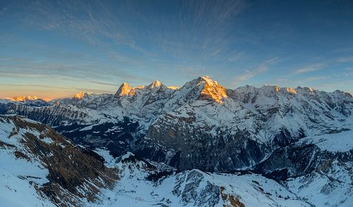 Lauterbrunnental von Birg Blick auf Eiger Mönch und Jungfrau Sonnenuntergang Winter