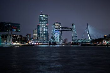 La ligne d'horizon de Rotterdam avec le Hef comme point de mire