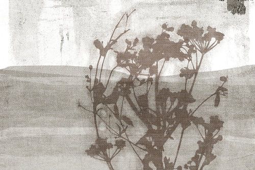 Minimalistische bloemen in zacht bruin op linnen