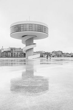 Centro Niemeyer in Avilés, Spanje van Peter Haastrecht, van