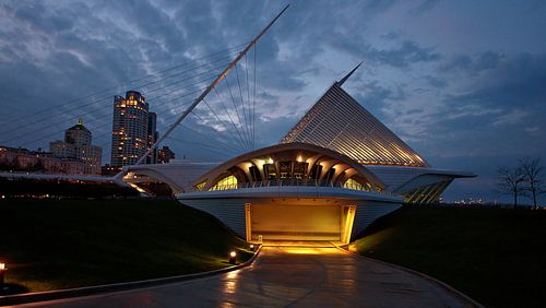 Quadracci-Pavillon in der Abenddämmerung