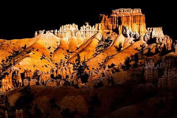 prachtige rotsformatie met hoodoos bij Bryce Canyon National Park in Utah USA van Dieter Walther