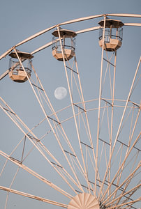 Mond im Riesenrad