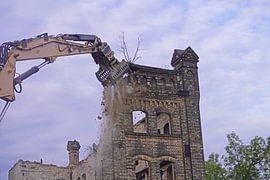 Demolition of the storage building of the complex Böllberger Mühle in Halle