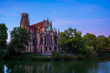 Deutschland, Stuttgart, Wunderschöne Feuersee-Kathedrale im Stadtzentrum von adventure-photos