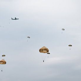 Parachutes dans le ciel (Airborne) sur Ian Schepers
