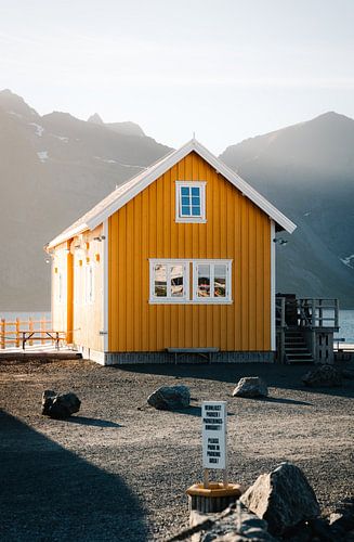 De gele hut van Sakrisoya