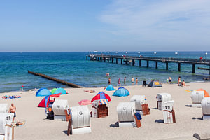 Strand und Seebrücke, Kühlungsborn, Mecklenburg-Vorpommern, Deutschland, Europa